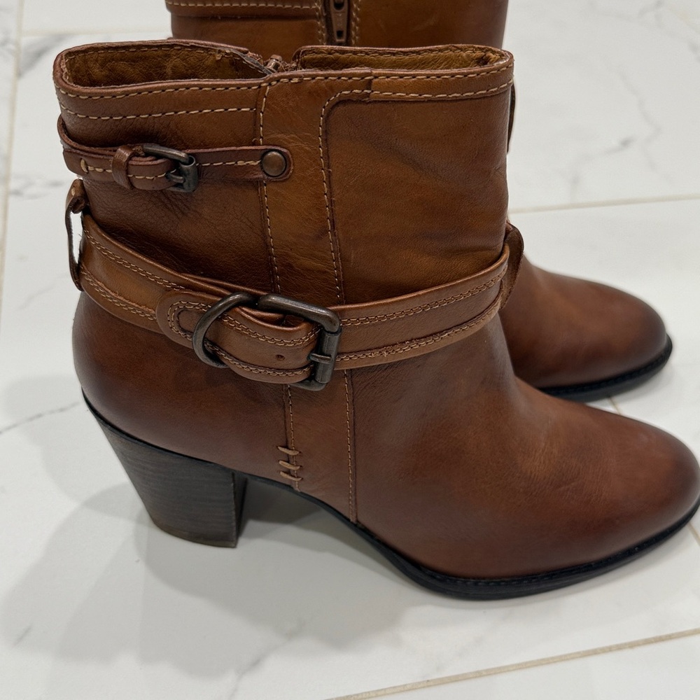 Sofft Women’s Wyoming Brown Ankle Boots Size 9.5 new in box